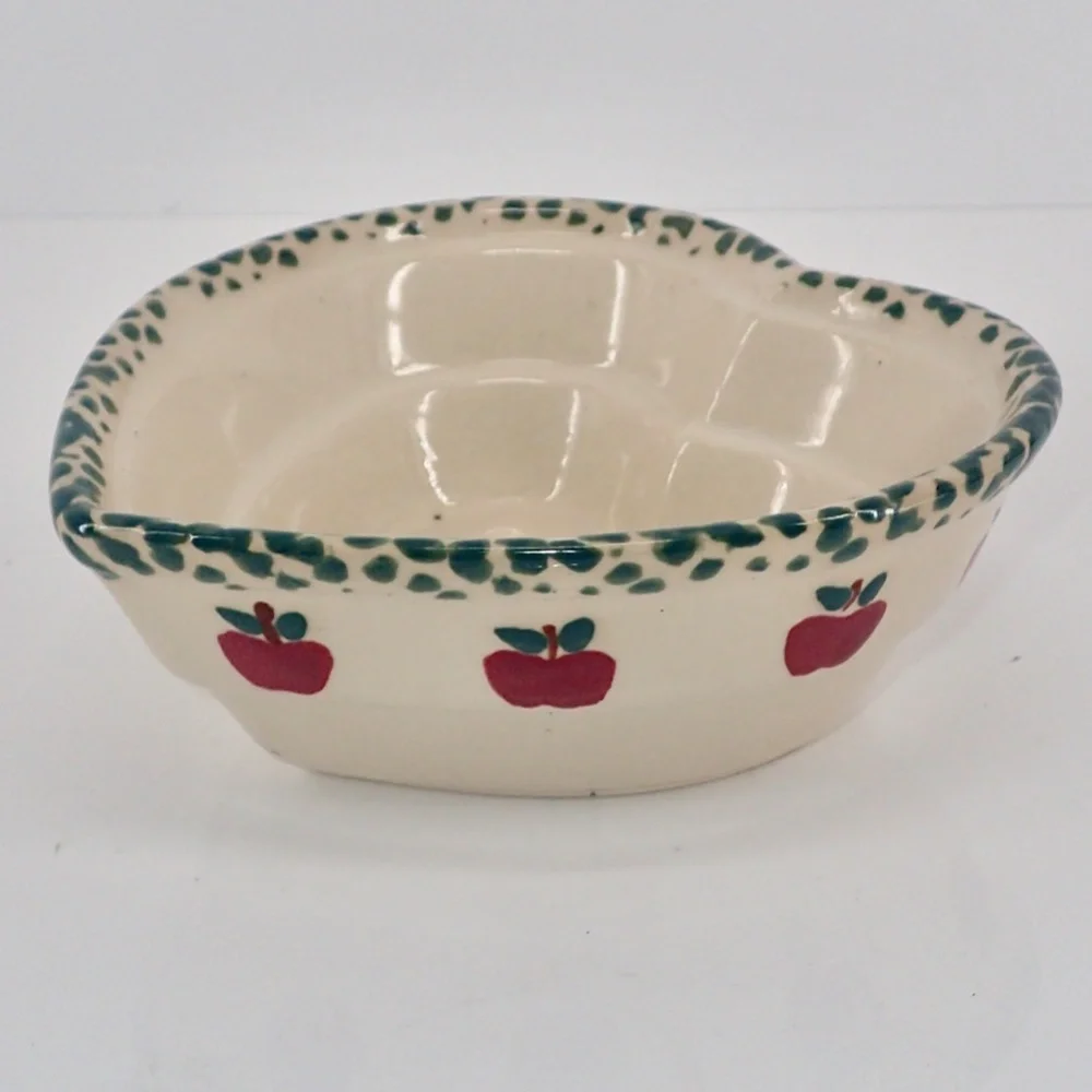 Heritage Pottery Heart Shape Serving ~ Sponge Bowl 6” Long 3